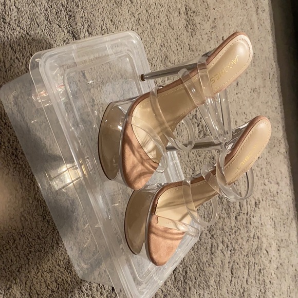 Sandal - Picture 1 of 3